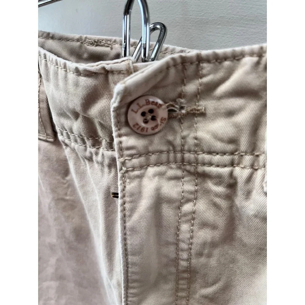 L. L. Bean‎ Khaki Cargo Shorts- Size 31